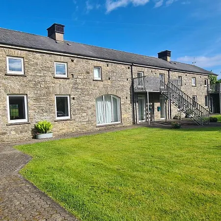 The Old Mill, Argideen River Holiday home *